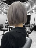 フランチェスカドットボブ(francesca.bob)&nbsp;シルバーグレージュ×切りっぱなしボブ【田野剛大】梅田