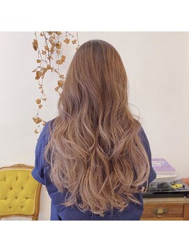 マウロア(MAULOA) "ピンクベージュ×バレイヤージュカラー"ayumi