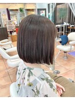 ブルーム コスタ(Blume COSTA) パツっとラインのクールボブ