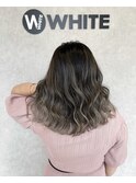 [WHITE RYOTA]フォギーグレージュのバレイヤージュ仕立て