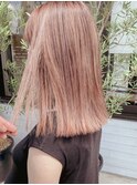 切りっぱなしボブのピンクミルクティーカラー