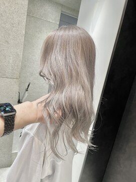 フェリア 松山(Feria) 【Feria松山】ミルクティーホワイト“石田幸輔”