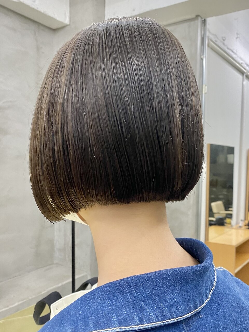 人毛 ショートボブ　少し明るめブラウン Ｍサイズ　前髪がおでこに貼り付かない 切りっぱなしボブ前髪ありミニボブ前下がりボブショートボブ