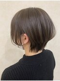 20代30代耳だしショートボブ