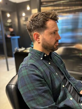 ザマンリバレッジニューヨーク(THE MAN LeverageNewYork) 大人外国人風メンズアップバングショートフェード:花形 知希