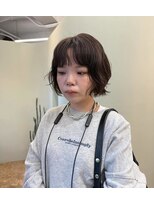 ユー(yew)&nbsp;透けるカラーにゆるめパーマ