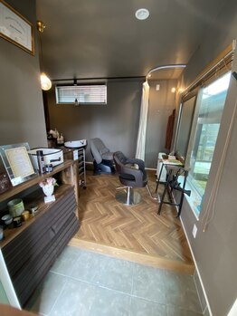 一人ひとりの髪質や悩みに合わせた施術で、自分史上最高のスタイルに。自分だけの特別なサロンタイムを。