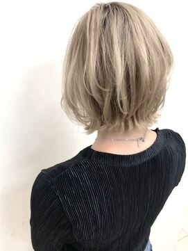 エヌプラスリタ 近鉄八尾(N+lita) ホワイトグレージュミニウルフデジタルパーマフェザーパーマ