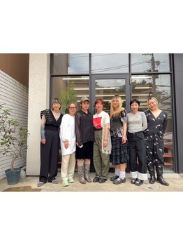 女性目線からの美しさを形にし、あなたの『今』を彩る。女性スタイリストのみだから、細やかな心くばりも◎