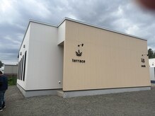 ユニバー テラス(UNIVER TERRACE)の雰囲気(駐車場もしっかり止められます)