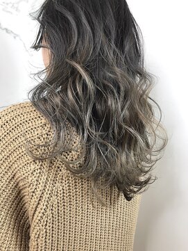 アヴァンス 広島本通店(AVANCE.) シアーグラデーション×セミロング