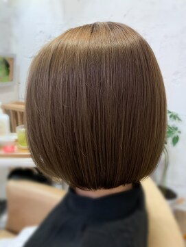 アルブル ヘアデザイン(arbre hair design) ブリーチ無し外国人風カラーミニボブ