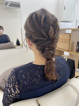 ファボ(favo.) 【ミディアム】短めでも可愛い！編みおろしスタイル