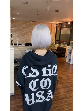 フィリア 東口店(Filea) white