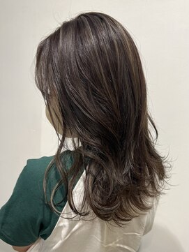 バディヘア ルーツ(BUDDY HAIR ROOTS) ロングレイヤー/ハイライトカラー/グレージュ/外国人風カラー