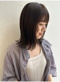 顔まわりにワンポイント外ハネミディアム