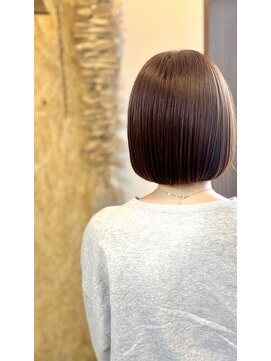 トイロ(toiro) ピンクベージュと質感ボブ