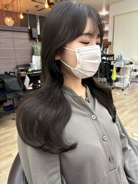 ラクシア(LucxiA) 韓国カット/韓国ヘア/くびれ/レイヤーカット/前髪カット/滋賀