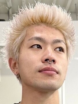 ウィコ 新宿(WICO) white blond [新宿駅/ウルフ/アッシュブラック]