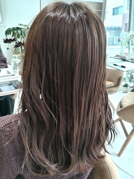 マロウイヴ(mallow eve) 《花屋併設の美容院》ミルクティーカラー