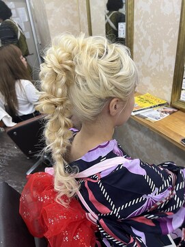 ヘアセットアンドエクステンションショールーム(SHOW ROOM) 編みおろしポニー