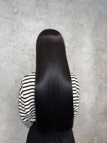 エスト(est)&nbsp;美髪のススメ　暗髪ロングストレート　【新宿/髪質改善】