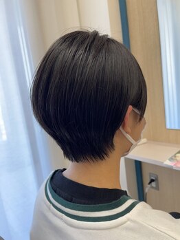 ブルジョン(Bourgeon)の写真/ショートヘアはフォルムが大切!髪質・骨格を見極め、あなたに一番似合うスタイルをご提案◎