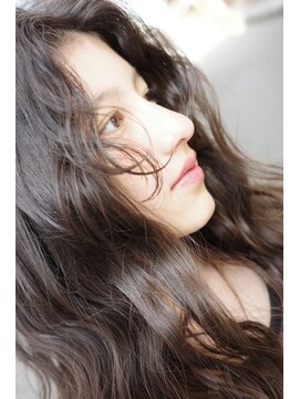 スノッブエンバンプ(snob enVAmp) ロングウェーブヘア