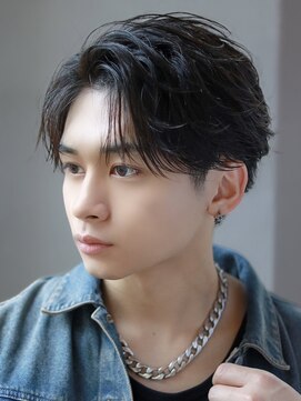 オーシャントーキョー サニー 原宿(OCEAN TOKYO Sunny) フェザーパーマセンターパートニュアンスパーマ毛流れパーマ