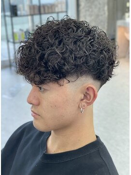 デュー 栄(DEW) 【DEW】スペインカール/プードルパーマ/フェード