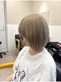 ホワイトベージュ/かじ
