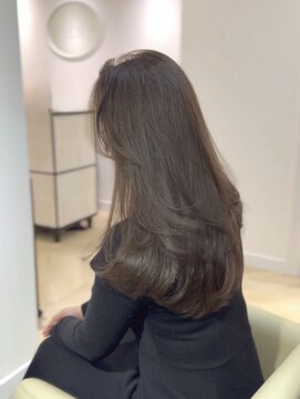 イリス 銀座(IrIs) 上品にまとまるローレイヤーカット/アッシュラベンダー