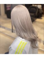 リア 近鉄八尾店(Lia) ホワイトシルバー
