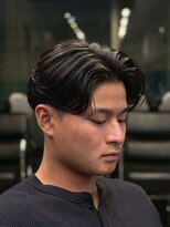 ビンゴ(BINGO) 2507_黒髪フェザーショートツーブロックかきあげセンターパート
