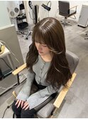 お肌のトーンが綺麗に見えるオリーブベージュ