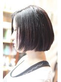 モードでレディーな..おかっぱボブ