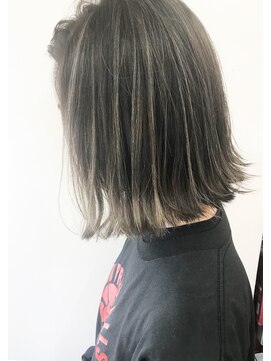 レイラバイアフロート 吉祥寺(Lila by afloat) 【afloat/小笠原剛】切りっぱなしボブのミルクティーハイライト