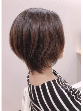 マグヘアー(Mg hair) くびれショート