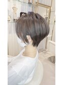 ショートボブ