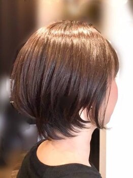フロットサロン(Flott salon)の写真/【山科駅】カット+シャンプー￥4000/カットカラー￥7900~立体感で動きのあるスタイル&毎日の再現性も◎