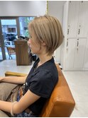 魅力倍増カールセミディシアーカラーダークアッシュショートヘア
