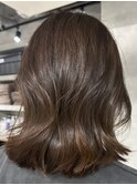 レイヤーボブハイライトブリーチレイヤーハイトーングレージュ