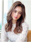 30代小顔に見えるくびれヘアレイヤー × オリーブグレージュ