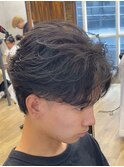 黒髪フェザーショート