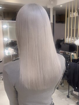 ノエ 心斎橋(Noe) シルバーホワイト