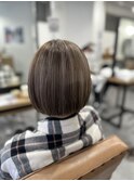 シルバーハイライト×ぱつっとボブ