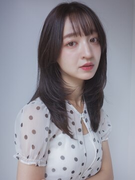 トローノ 栄(TRONO) 透明感カラー 艶髪 髪質改善 20代 顔周りレイヤー アッシュ