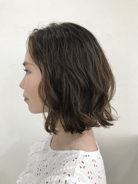 アリウス(ALIUS by posh) 【ALIUS 池袋 小川真一】外ハネベージュボブ