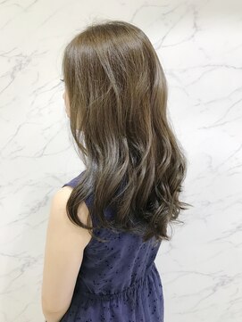 パティオン(PATIONN) ラベンダーアッシュ×ふんわりウェーブセミロング