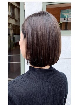 リコモ(Likkle More) ワンレンボブ グレージュカラー